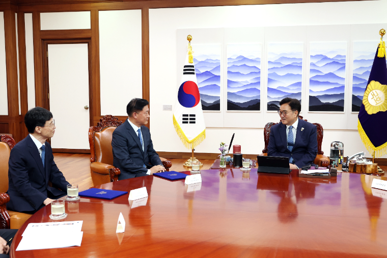 우원식 (오른쪽) 국회의장 (사진=공보수석실)