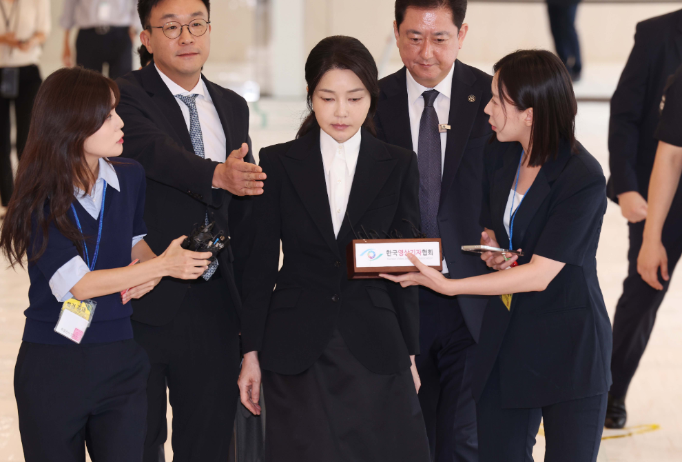 피의자 신분으로 특검에 출석한 김건희 여사(사진=연합뉴스)