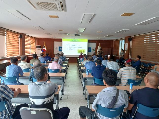 곡성군 관내 소재한 입면사무소에서 농촌지도자회 읍면 순회교육을 추진하고 있는 모습