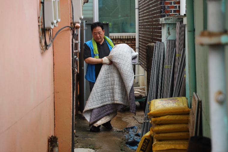 당진시 수해복구현장 어기구 국회의원 (사진=의원실)