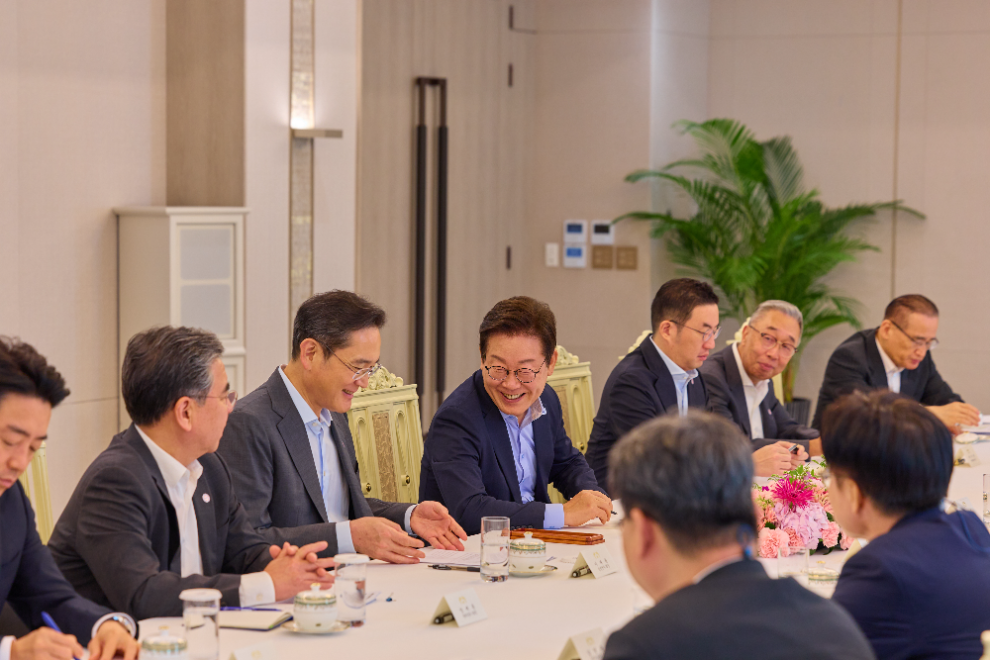 李대통령, 기업인들에 "관세협상 애써줘 감사…방미 성과 당부"