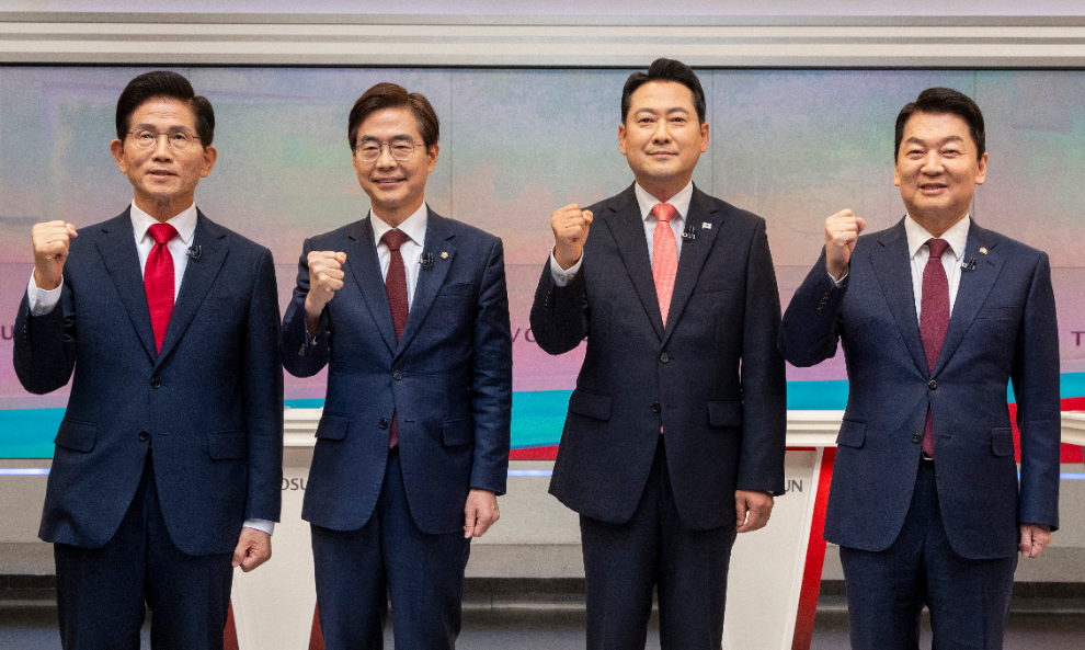 국민의힘 당 대표 후보 3차 토론회에 나선 후보 4인(사진=연합뉴스)