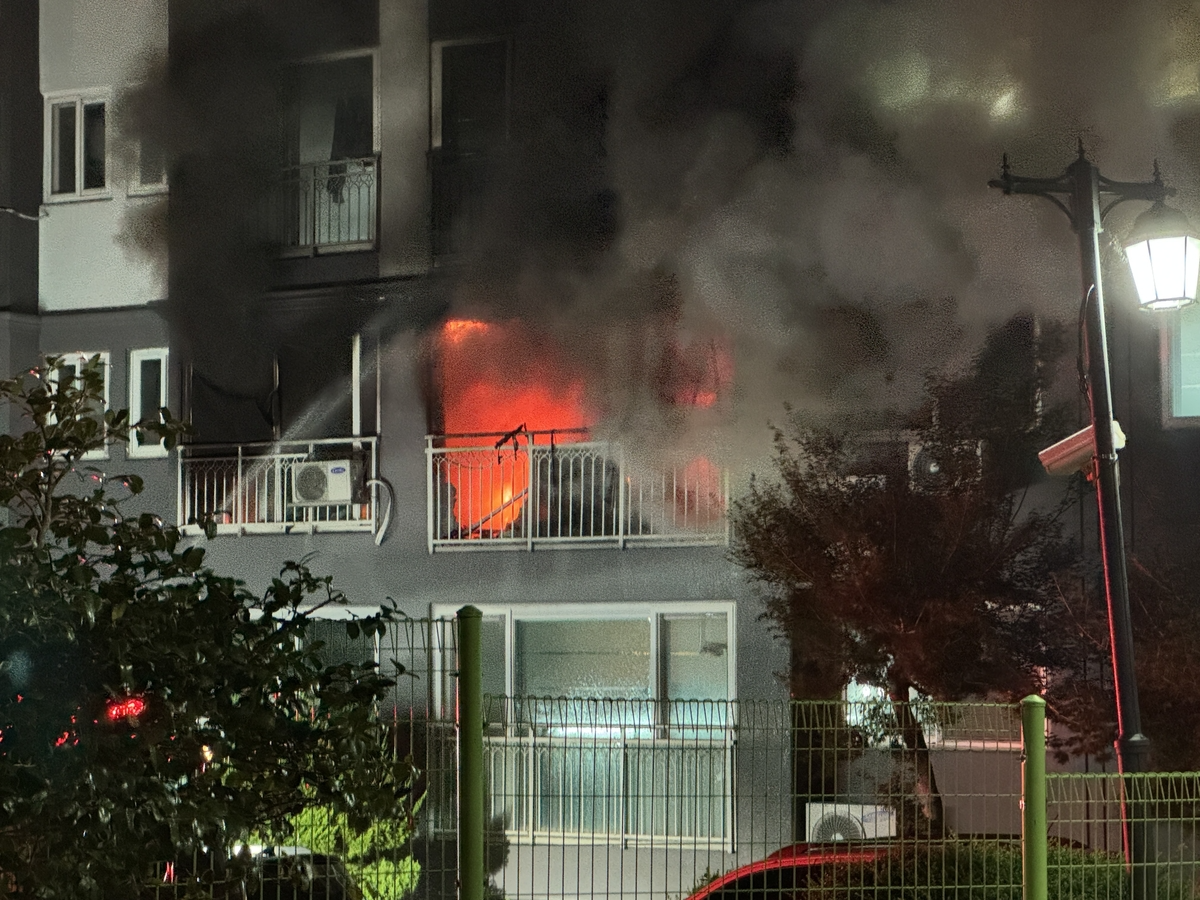 거제 아파트 화재 현장(사진=연합뉴스)