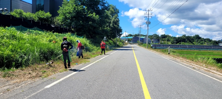 금산군, 안전하고 쾌적한 도로 환경 제공 예초작업 박차