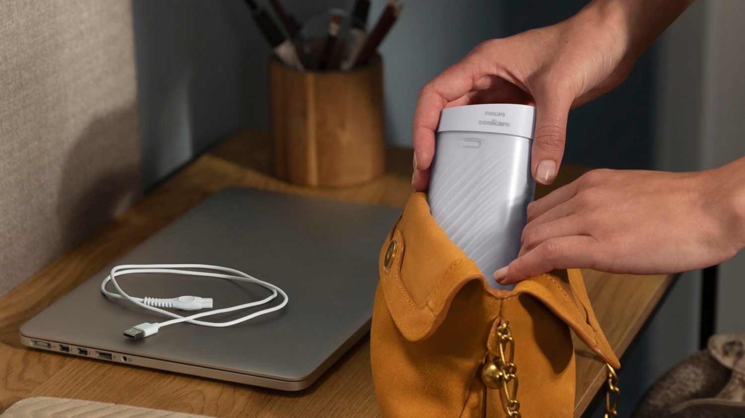 필립스 소닉케어, 휴대용 구강세정기 ‘콤팩트플로서’ 선보여