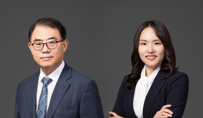 (왼쪽부터) 법무법인 태평양 이경근 고문, 조민경 외국변호사. 사진=태평양