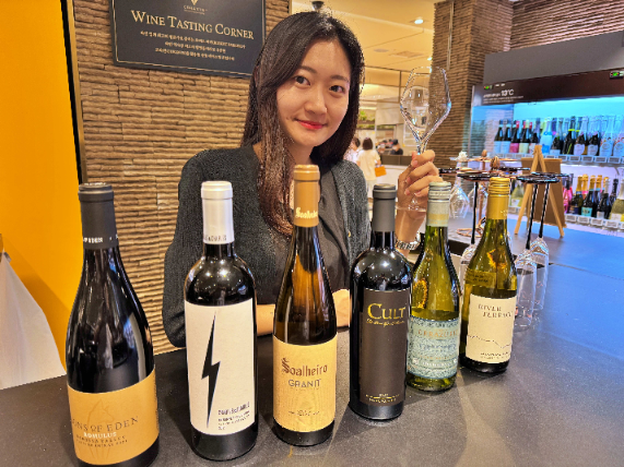 롯데百, ‘스토리텔링 와인’ 선물세트 선보여