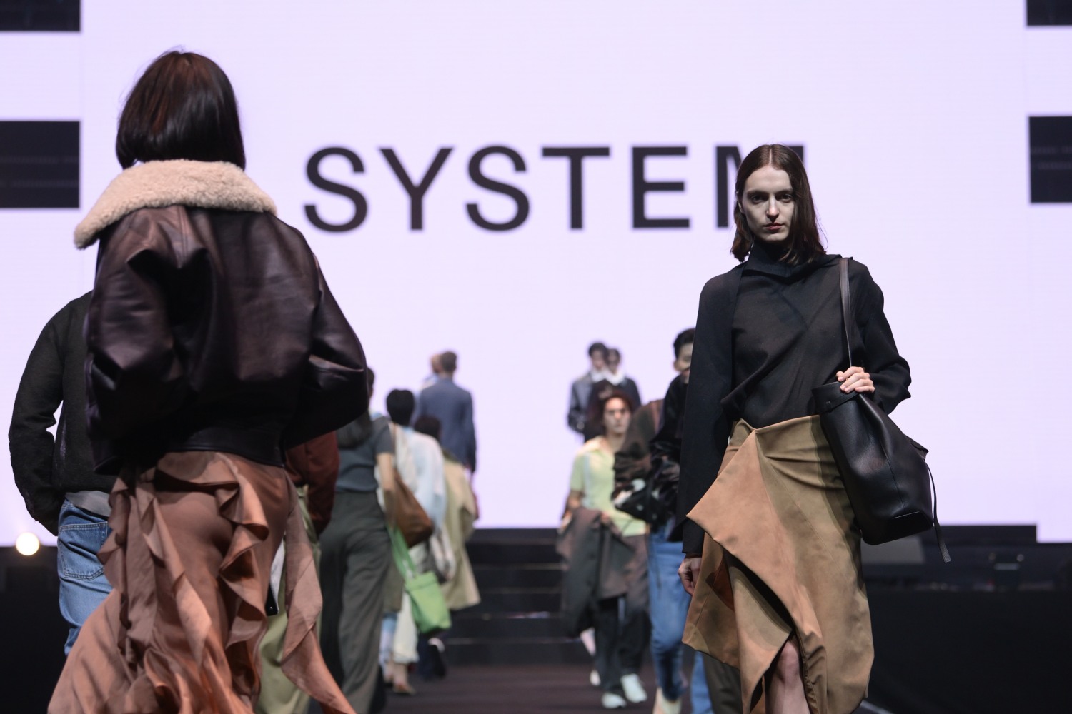 한섬, ‘엠초이스&민트 어워드 2025'서 패션쇼 진행