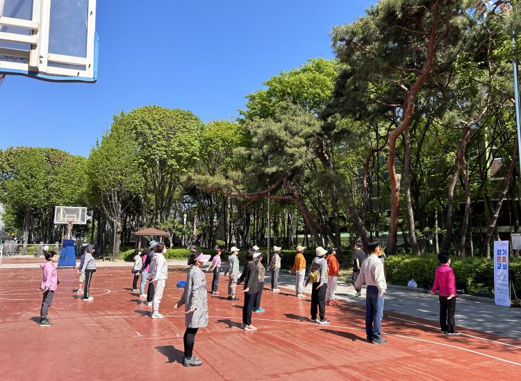 걷기운동교실 활동사진