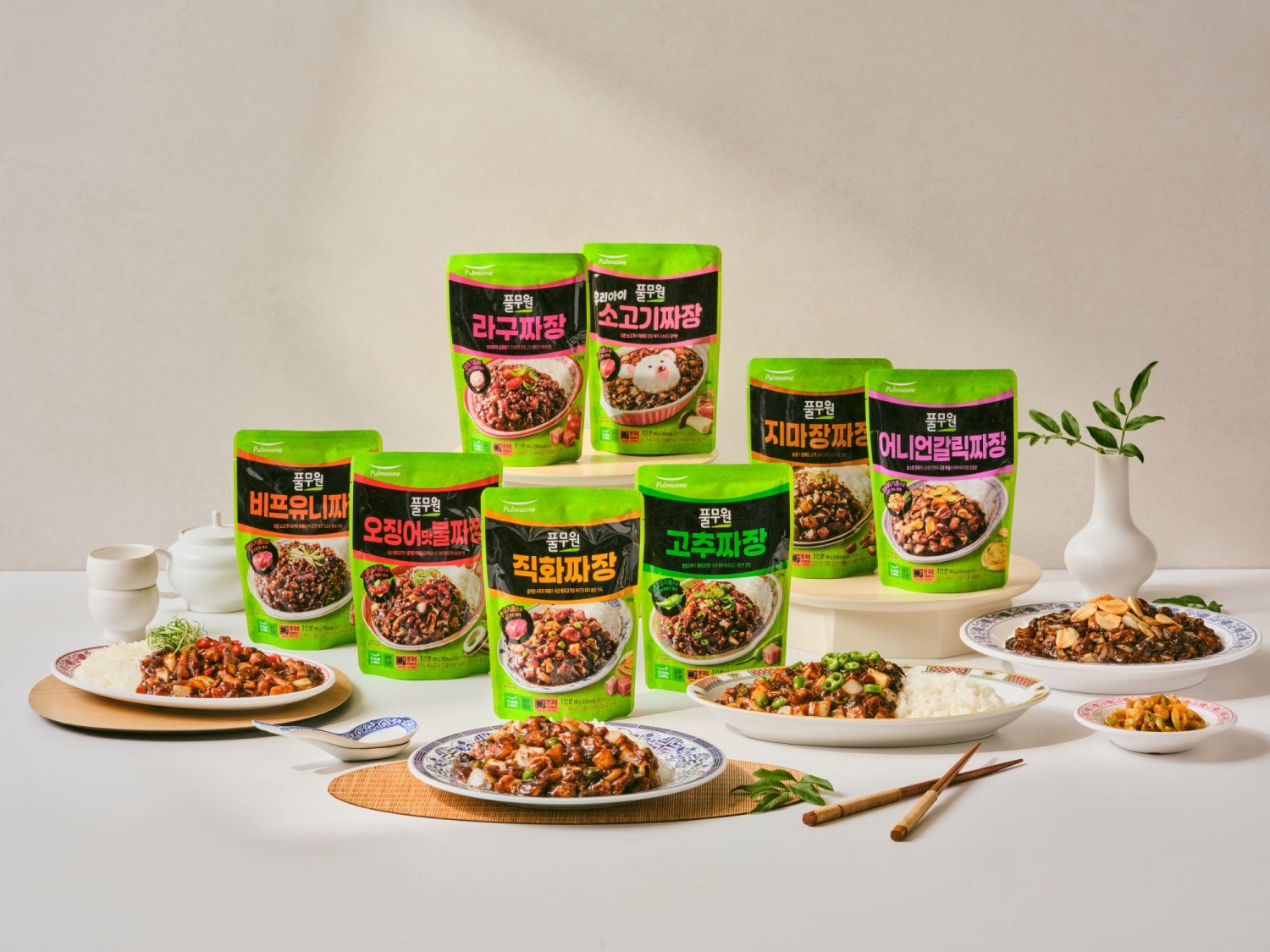 풀무원, 실온 짜장 소스 8종 출시