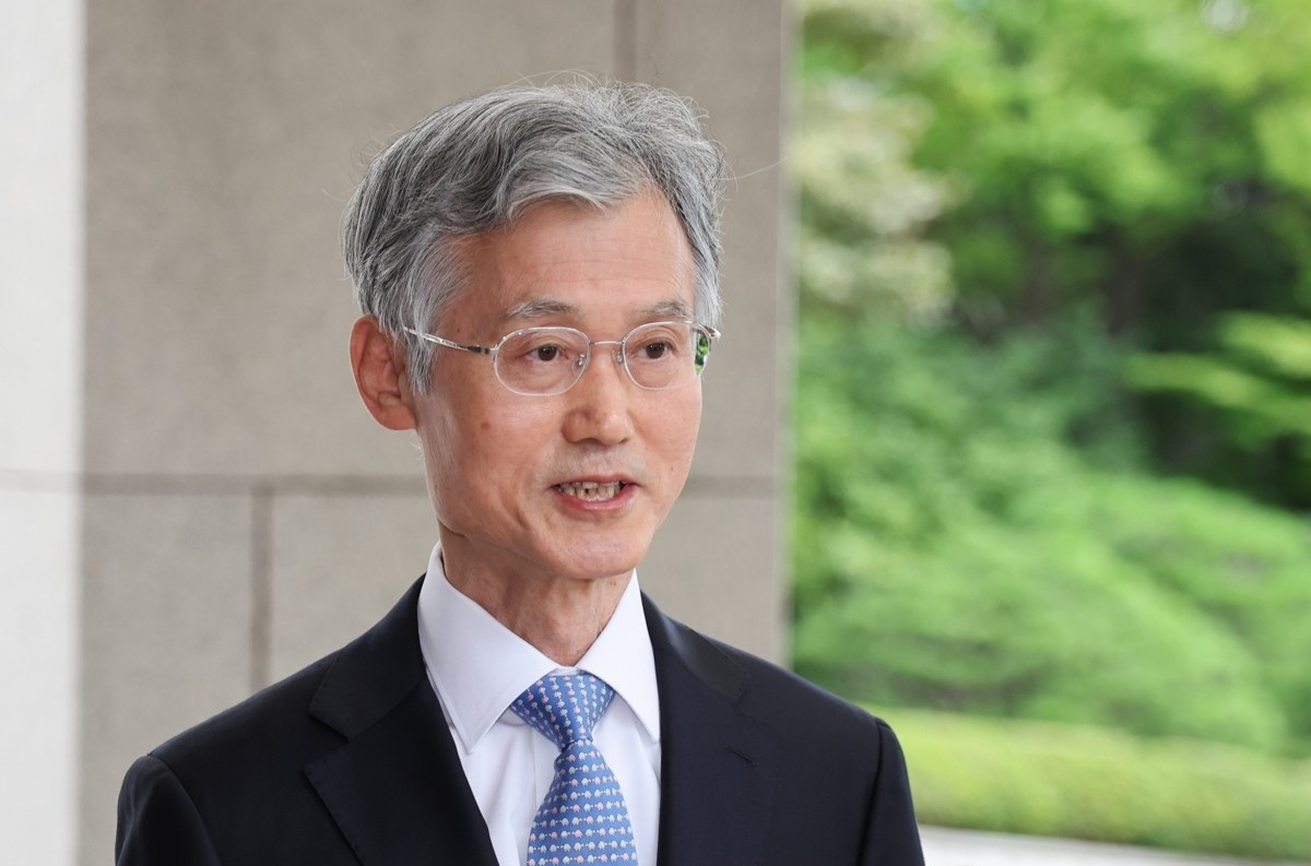 취재진 질문에 답하는 조희대 대법원장(사진=연합뉴스)