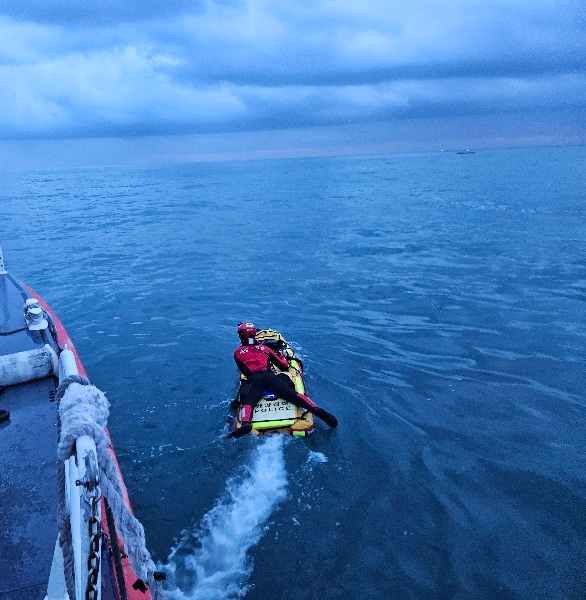동백항 인근 해상서 상황대응 중인 울산해경.(사진제공=울산해경)
