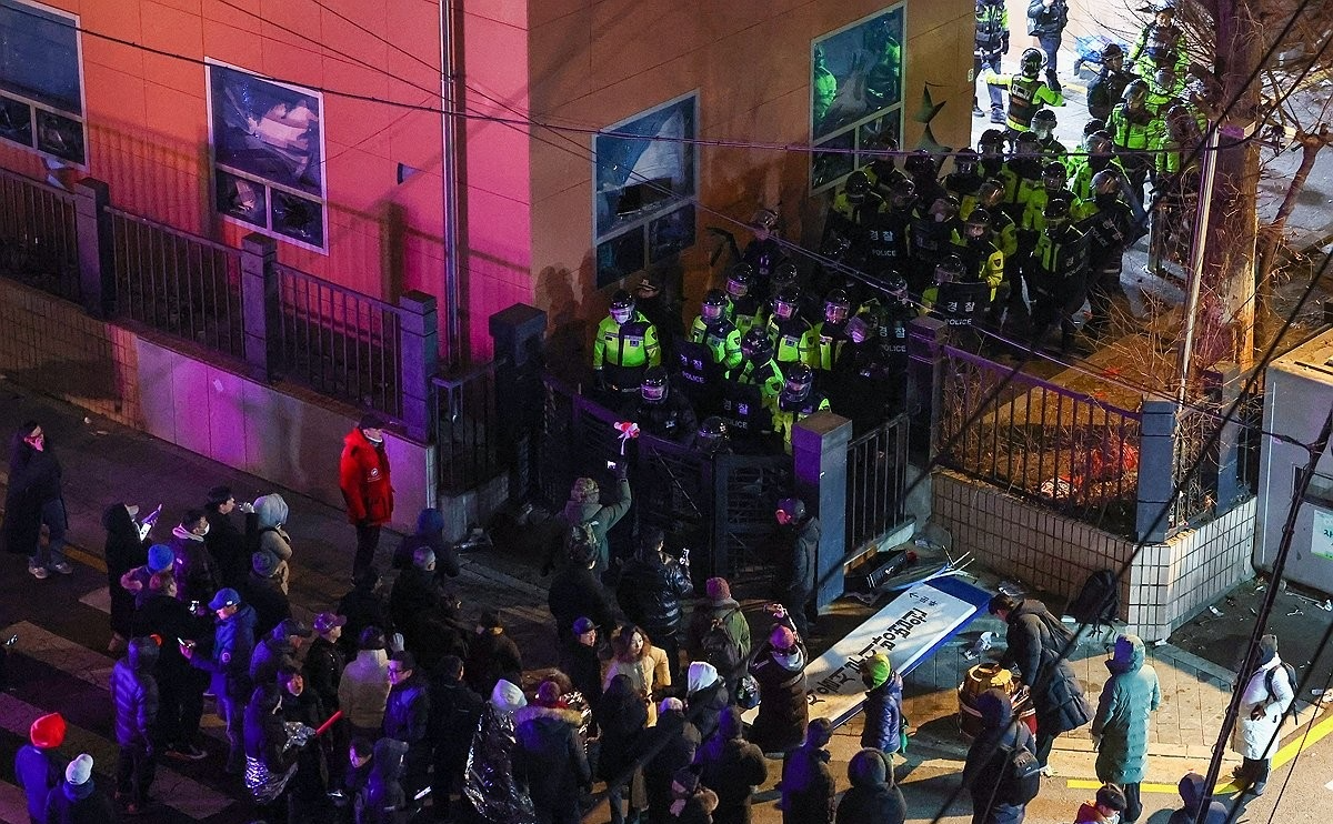 당시 윤석열 지지자들 난동 막는 경찰기동대(사진=연합뉴스)