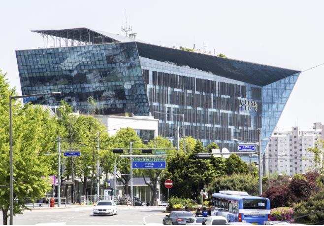 용산구청 청사 전경 사진