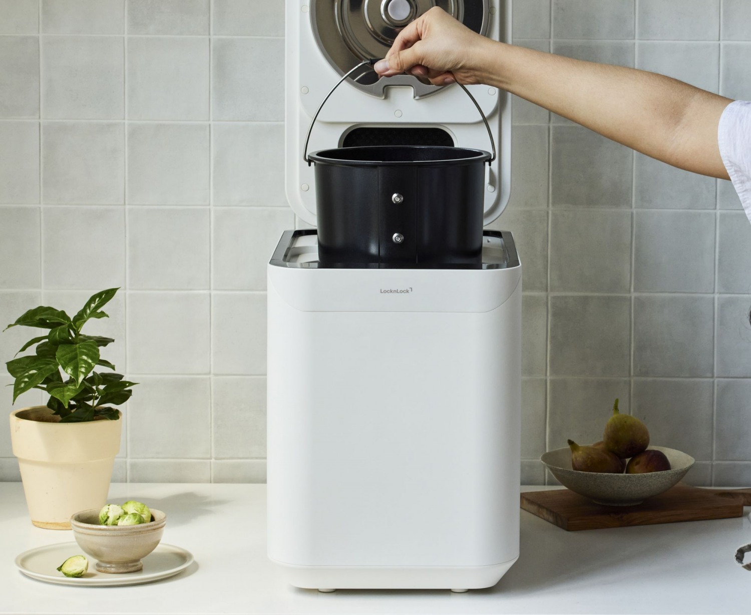 락앤락 ‘제로웨이스트 음식물 처리기 3.5L’ 선보여