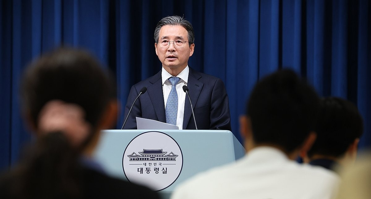 브리핑하는 김용범 정책실장(사진=연합뉴스)