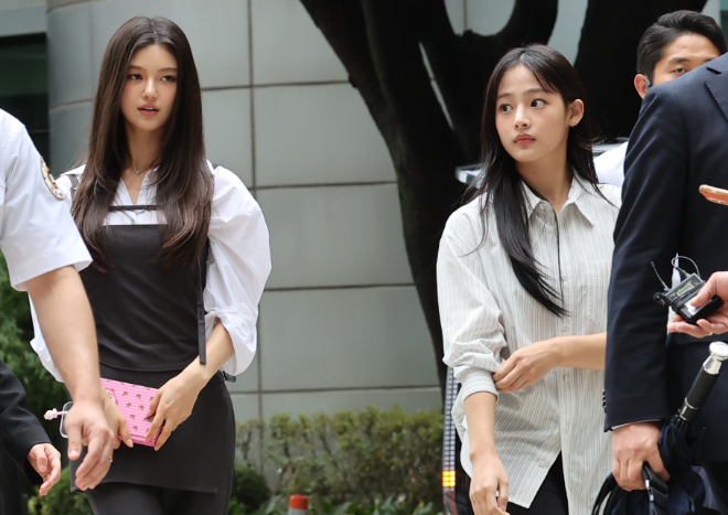 조정기일 출석한 민지, 다니엘. (사진=연합뉴스)