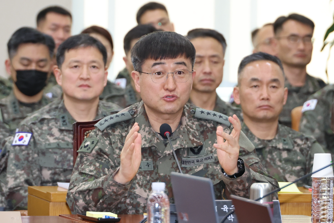 답변하는 박안수 육군참모총장.(사진=연합뉴스)