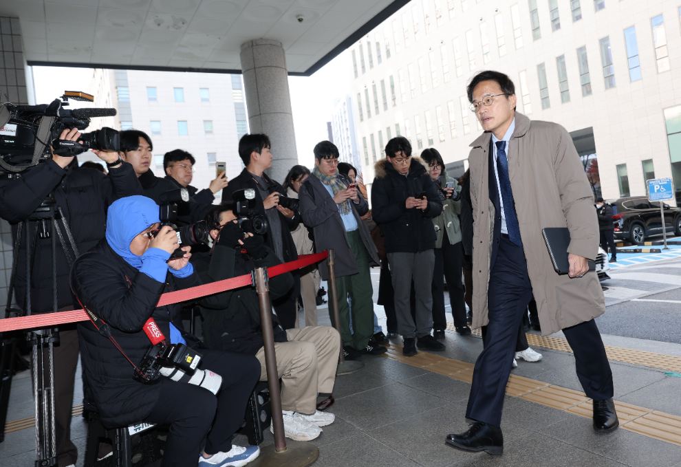 결심 공판 출석하는 더불어민주당 박주민 의원(사진=연합뉴스)