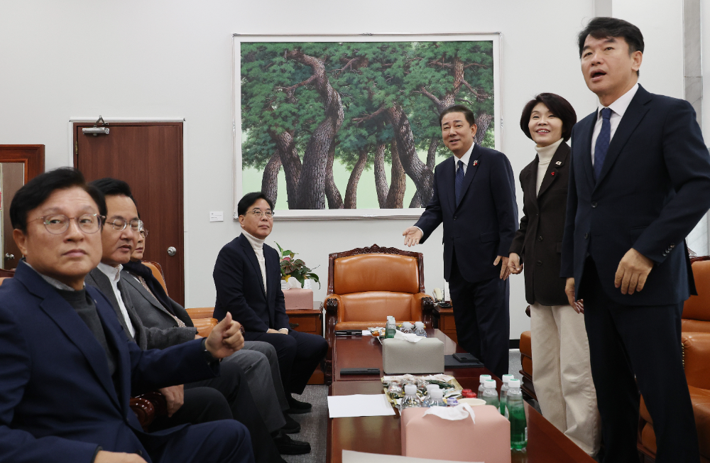 회동하는 여야 원내대표.(사진=연합뉴스)