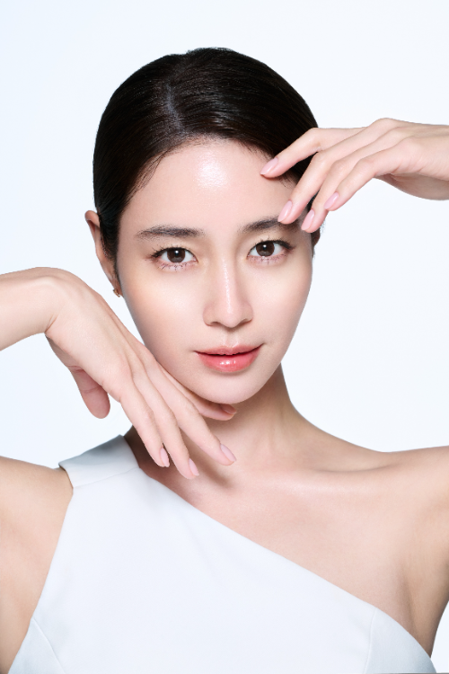 AHC, 브랜드 앰배서더로 배우 이민정 발탁