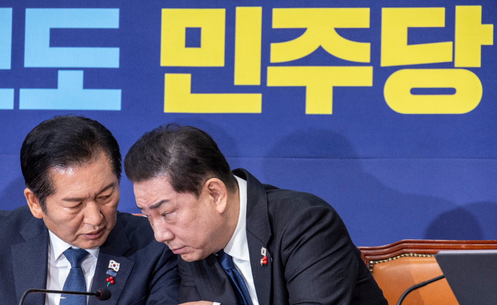 대화하는 민주당 지도부(사진=연합뉴스)