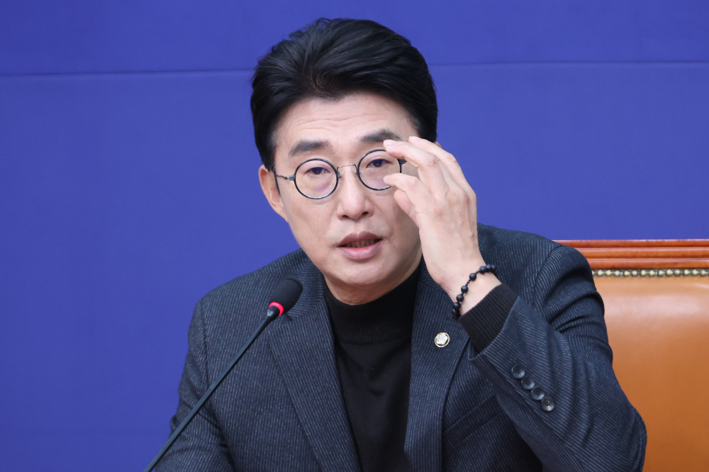 정보통신망법 개정안 설명하는 노종면 의원.(사진=연합뉴스)