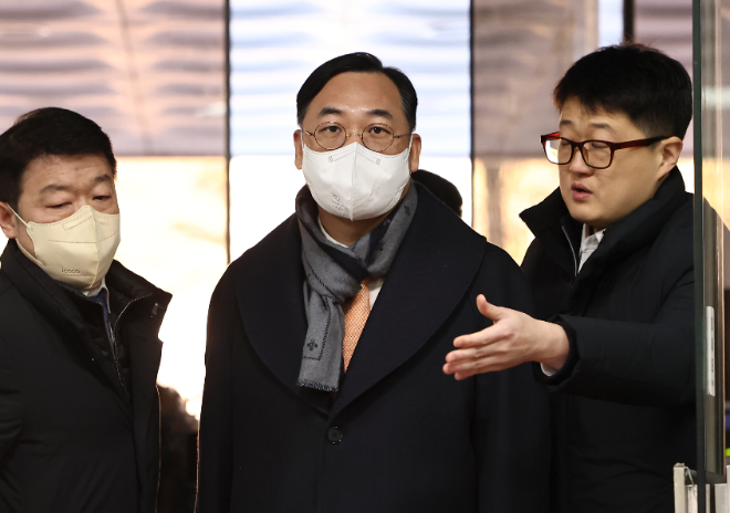 '백현동 수사무마 금품수수 의혹' 곽정기, 영장심사 출석 전경.(사진=연합뉴스)