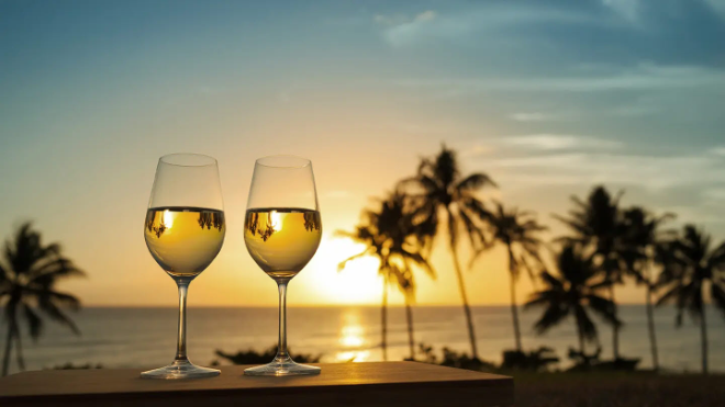 롯데호텔 괌 ‘문라이즈 스플래쉬 21+ (Moonrise Splash 21+)’ 프로모션 이미지.(사진=롯데호텔 괌)