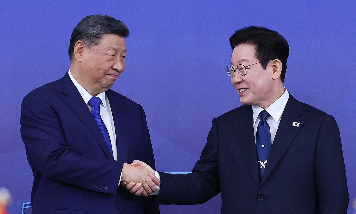 악수하는 한중 정상(사진=연합뉴스)