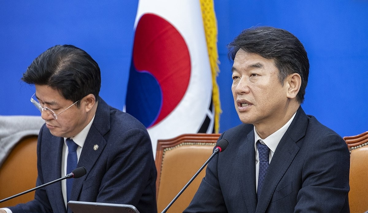 민주당 문진석 원내대표 직무대행, 원내대책회의 발언(사진=연합뉴스)