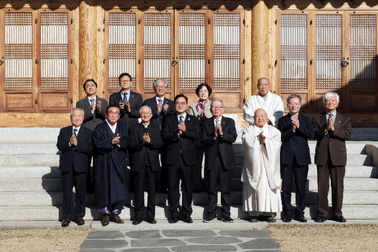 우원식 (앞줄 가운데) 국회의장 (사진=공보수석실)