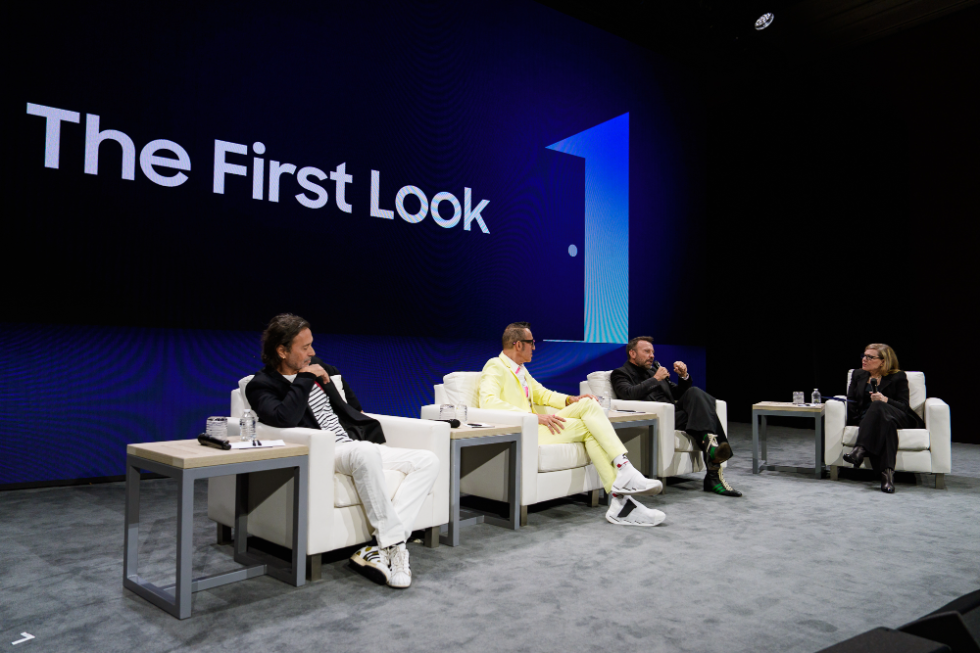 삼성전자가 세계 최대 전자 전시회 CES 2026에서 '삼성 기술 포럼(Samsung Tech Forum)'을 갖고 AI 시대에 발맞춘 기술 디자인의 새로운 방향성으로 '인간 중심 디자인(Human Centered Design)' 비전을 제시했다. (왼쪽부터)파비오 노벰브레(Fabio Novembre), 카림 라시드(Karim Rashid), 마우로 포르치니(Mauro Porcini), 데비 밀먼(Debbie Millman). 사진=삼성전자
