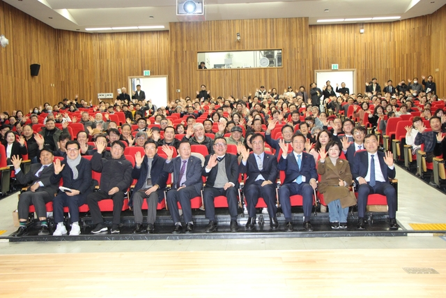 박인동 전 인천시의원, 신간 『골목에서 구청까지』 출판기념회 대성황