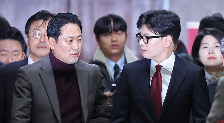 장동혁 대표(왼쪽)와 한동훈 전 대표(사진=연합뉴스)