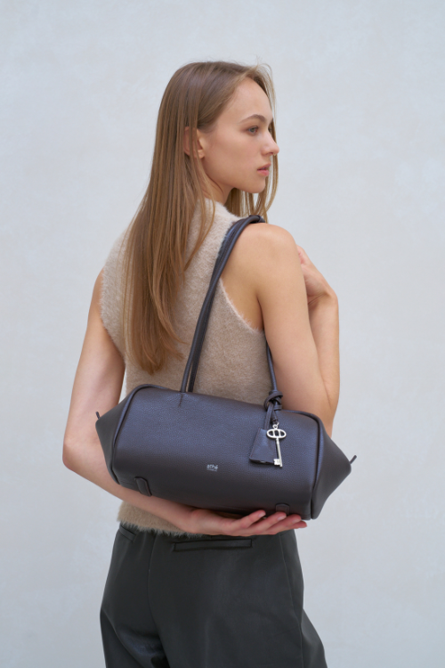 LF, 롱 핸들 백을 주목할 2026년 가방 트렌드로 선정