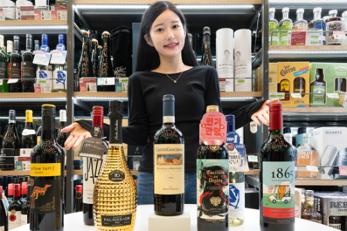 세븐일레븐, 창고 대방출 콘셉트로 와인 대규모 할인 행사 진행