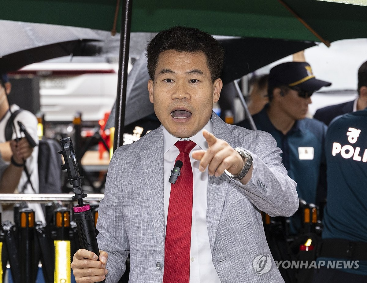 국민의힘 윤리위 출석하는 전한길(사진=연합뉴스)