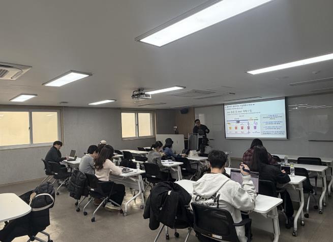 구로구 청년창업지원센터 전문 창업교육 강의 현장