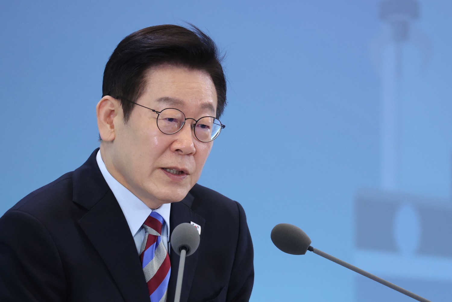 이재명 대통령이 6일 창원 성산구 창원컨벤션센터에서 열린 '경남의 마음을 듣다' 타운홀미팅 간담회에서 발언하고 있다. 사진=연합뉴스