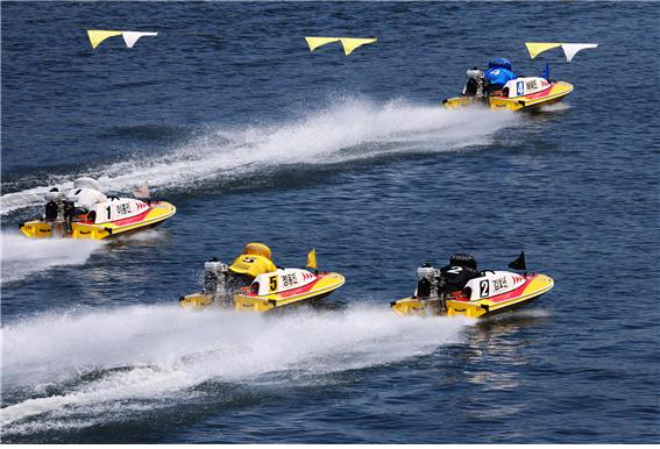 미사경정장에서 턴마크를 향해 전력으로 질주하고 있다.(사진=국민체육진흥공단)