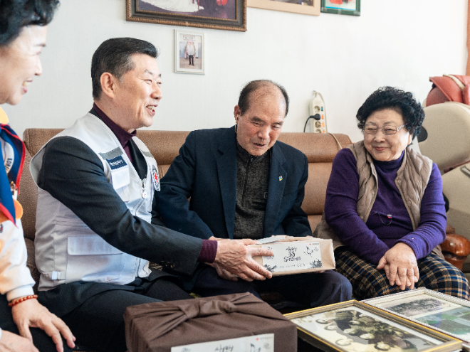 대한적십자사, 설 맞아 95세 이산가족 위로 방문