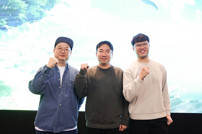 ‘어비스디아’ 미디어 간담회의 발표 및 Q&A 세션에는 (왼쪽부터) 정중재 NHN 게임사업실장, 김원주 링게임즈 PD, 김태헌 링게임즈 개발사업실장이 참석했다. 사진=NHN