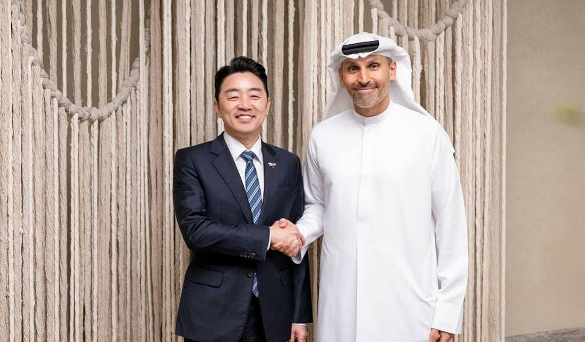 강훈식 비서실장과 칼둔 아부다비 행정청장(사진=연합뉴스)