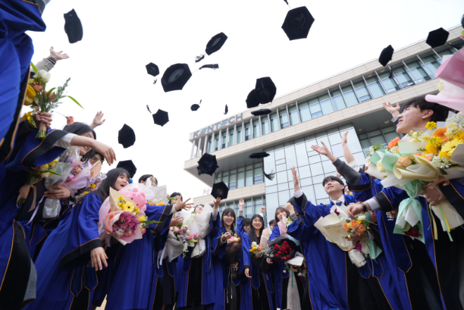 첫 정규 졸업생 배출한 켄텍... 졸업생 90% 동 대학원 진학
