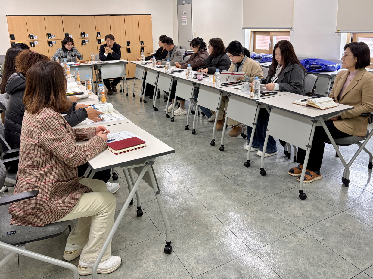 화성도서관 시설 노후화 점검 간담회 / 경기도의회