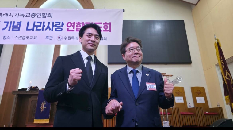 [한준호 (왼쪽) 국회의원 (사진=의원실)