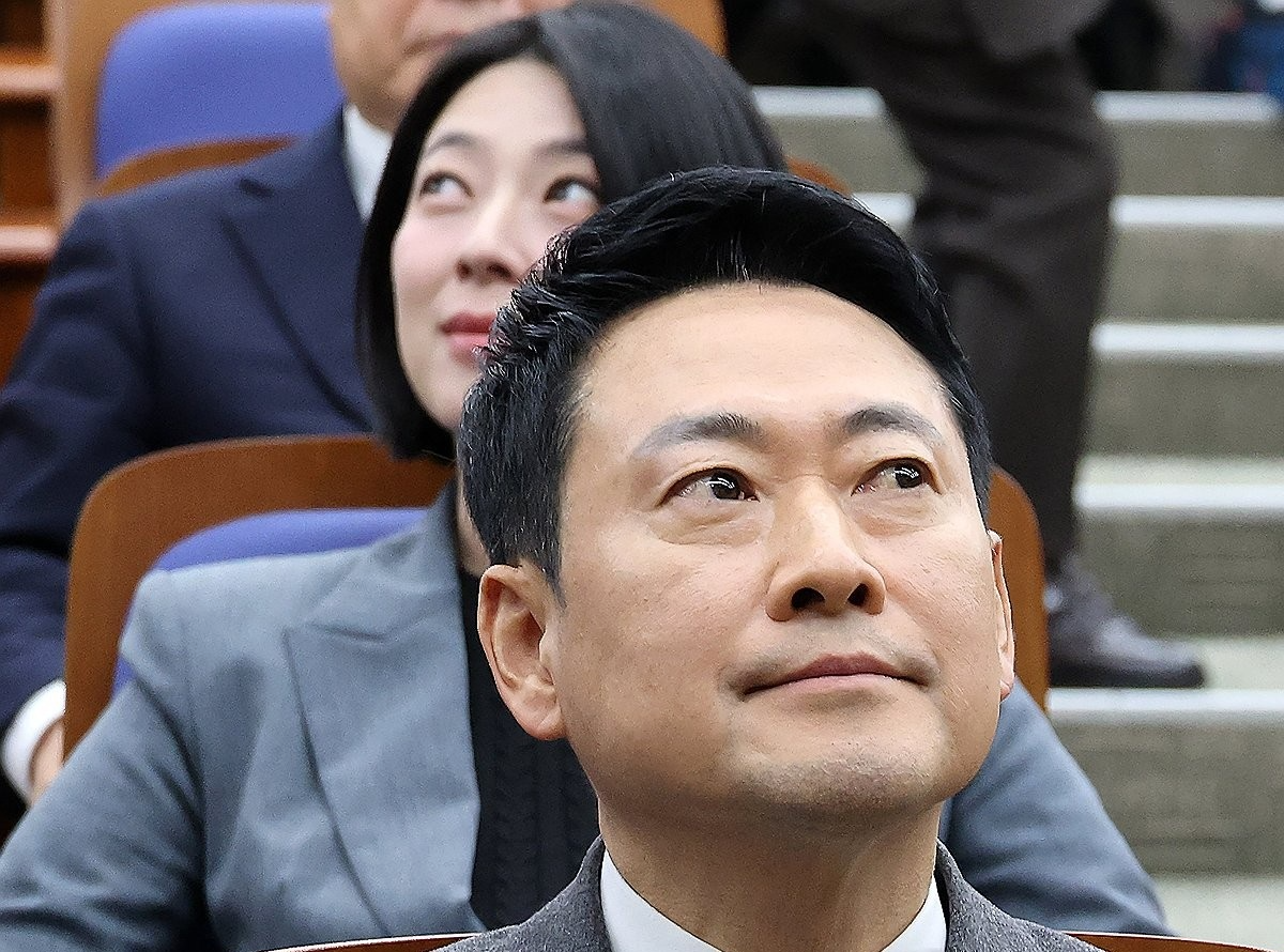 의총에 참석한 장동혁-배현진(사진=연합뉴스)