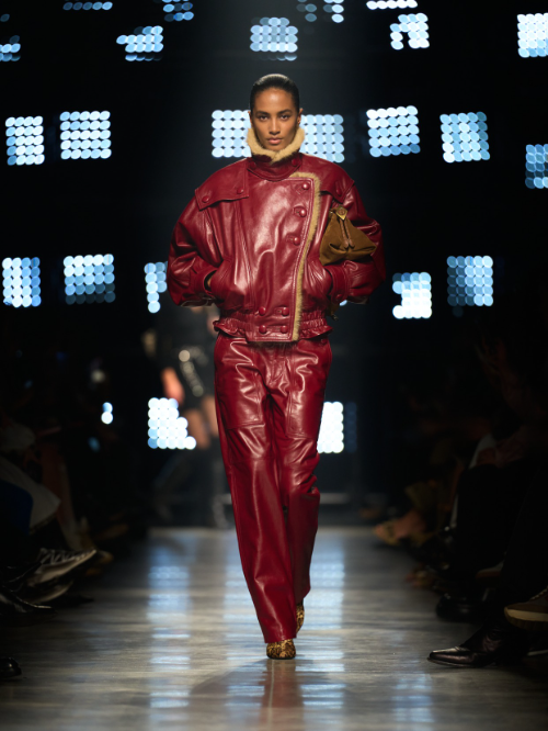 이자벨마랑, 파리패션위크서 '걸 갱' 무드 2026 겨울 컬렉션 공개