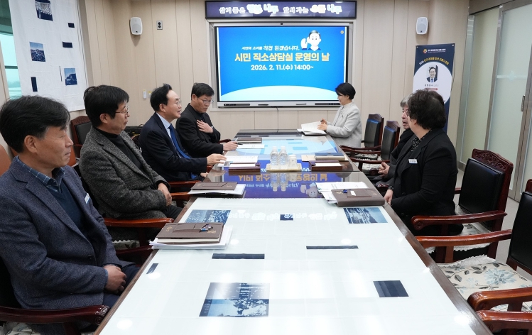 나주시가 매월 1회 운영 중인 시민직소상담실이 시민들로부터 큰 호응을 얻고 있다. 사진은 시민직소상담실 운영 모습.